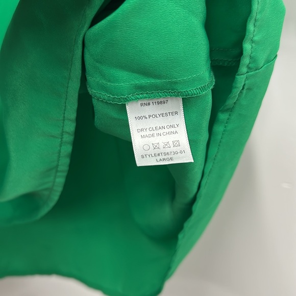 New eclair ruffle sleeve green blouse  L - Picture 4 of 5